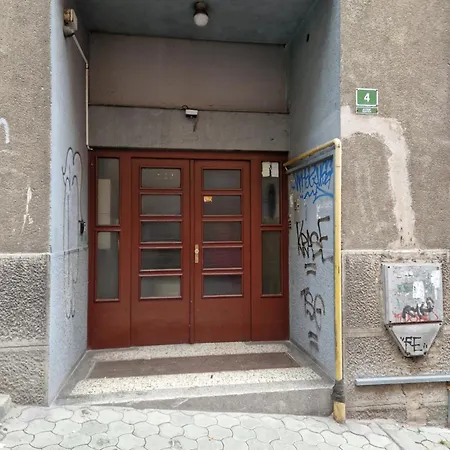 Una Apartment *